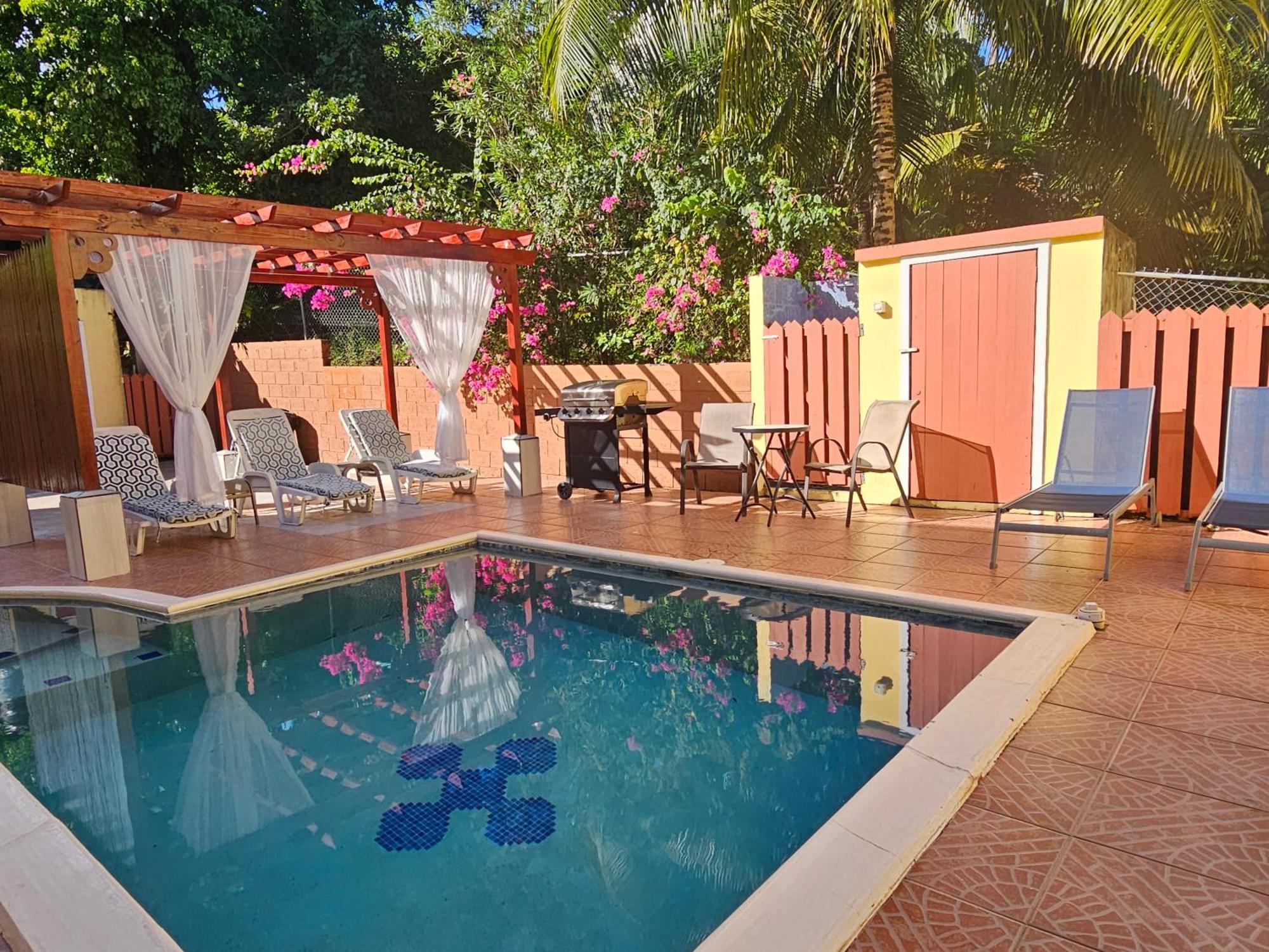 Royal Escape - 1 Hotel Anse La Raye Ngoại thất bức ảnh